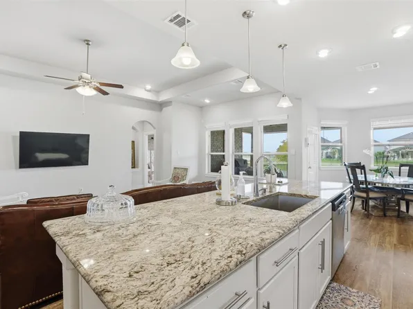 2725 Arbor Edge Xing, Texas City, TX 77568