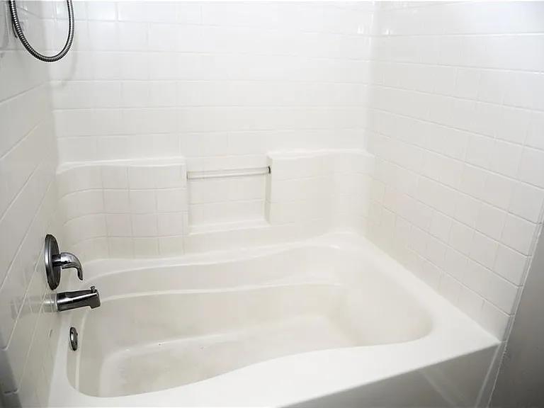 514 Carrington Ct — Photo 8