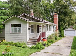 117 Grove Ave, Fox River Grove, IL 60021