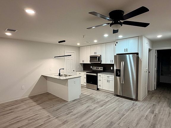 4th image of 104 Village Dr #101