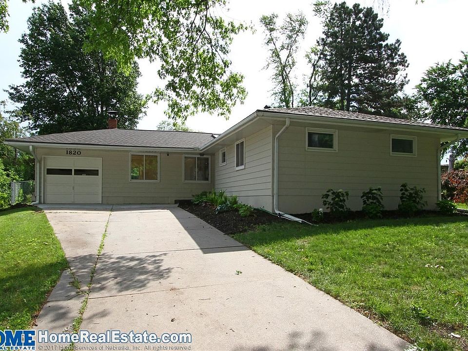 1st image of 1820 E Bermuda Dr
