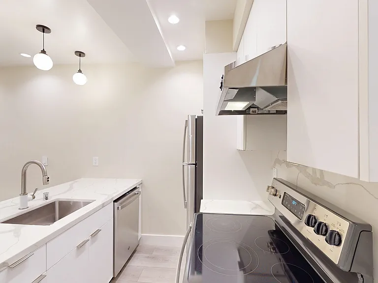 333 Hyde St #12 — Photo 3