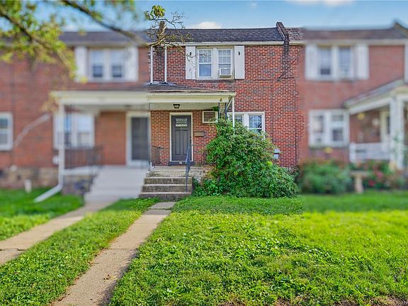 2nd image of 705 Spring St