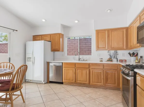 8594 Dyker Heights Ave, Las Vegas, NV 89178