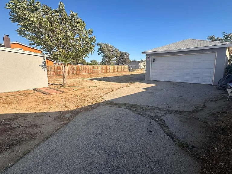 3354 W Avenue L4 — Photo 29
