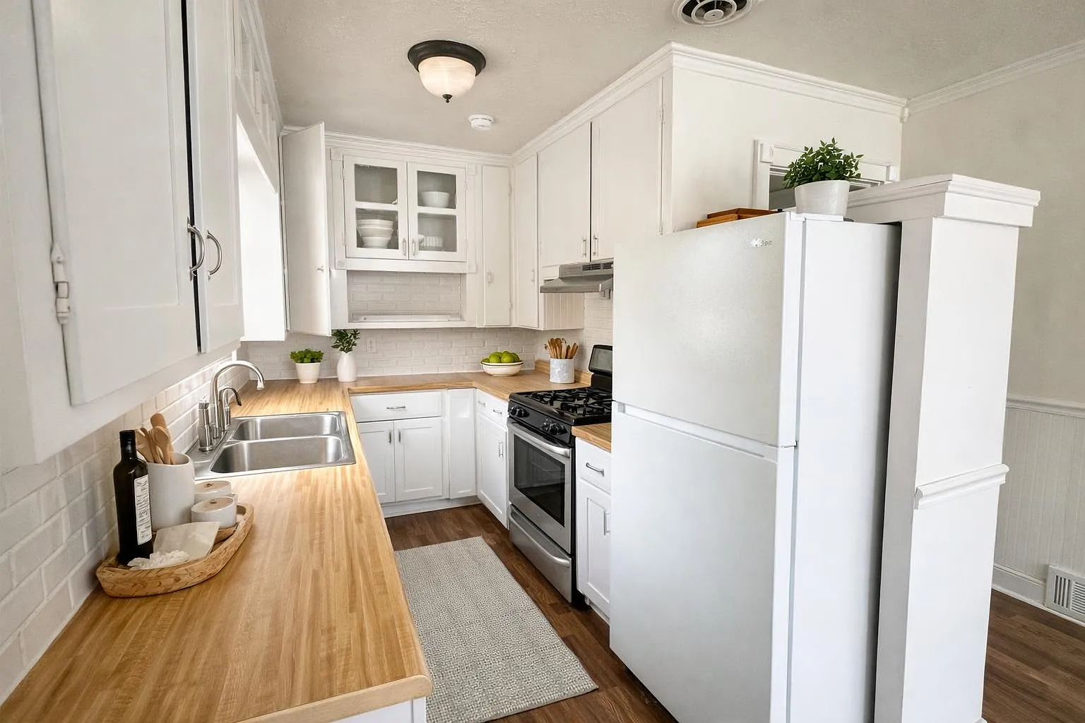 3 bed, 1195 sqft, $1,800 — Photo 3