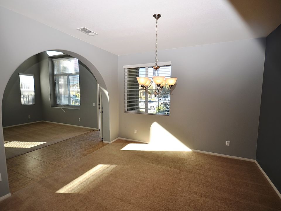 1st image of 733 Sunnyside Blvd