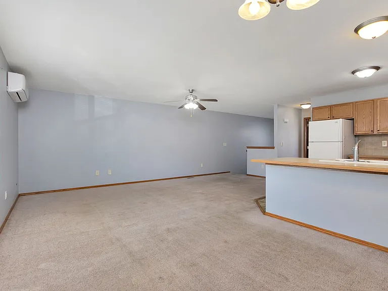 1126 Country Club Ln — Photo 4