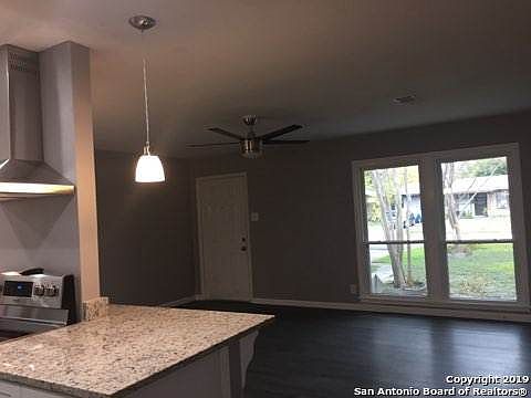 4th image of 158 Hatcher Ave