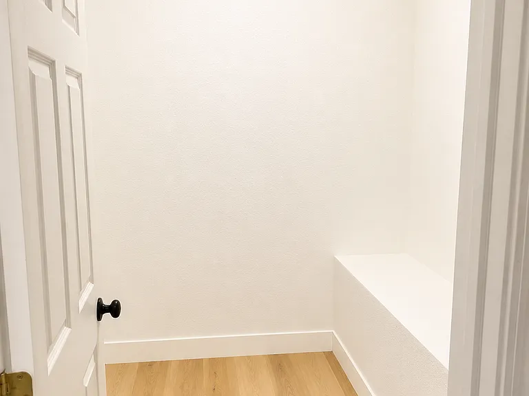 2048 Woodland Dr #B — Photo 4