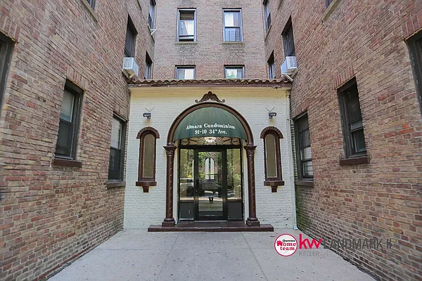 Sold by Keller Williams Realty Landmark II | media 22