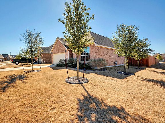 3rd image of 3500 Esperanza Dr