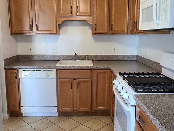 4th image of 112 Monroe St APT 301