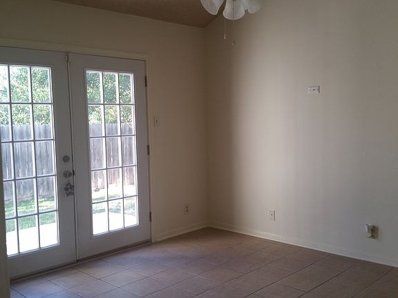 4th image of 3038 Wood Cir