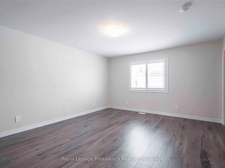 28 Nipigon St — Photo 13
