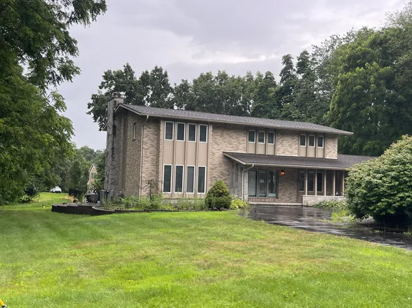 3145 Fawn Ln, Jackson, MI 49201