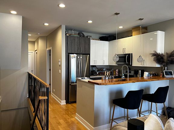 3rd image of 5629 W Higgins Ave #B