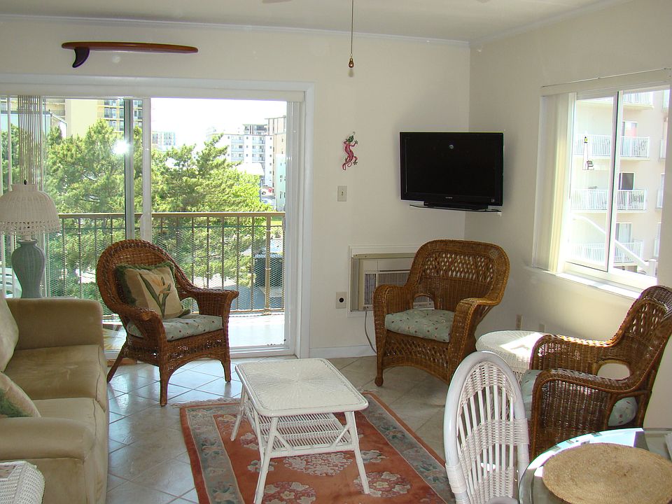 Bright & breezy living area