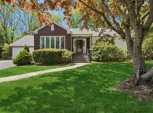 45 Richbell Rd, White Plains, NY 10605