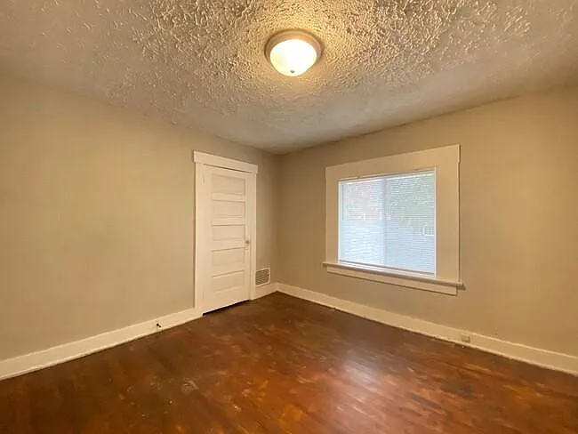 Unit Photo