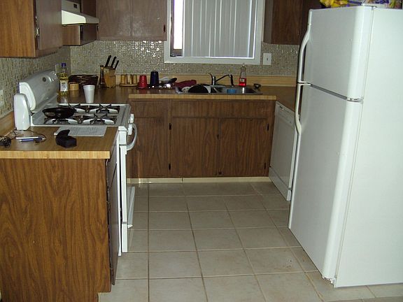 5th image of 15718 Lake Dr