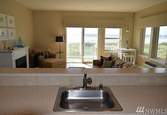 4th image of 1307 Ocean Shores Blvd SW #N34