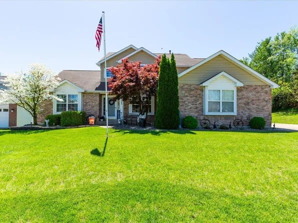 2308 Fox Hound Ct, Lake Saint Louis, MO 63367