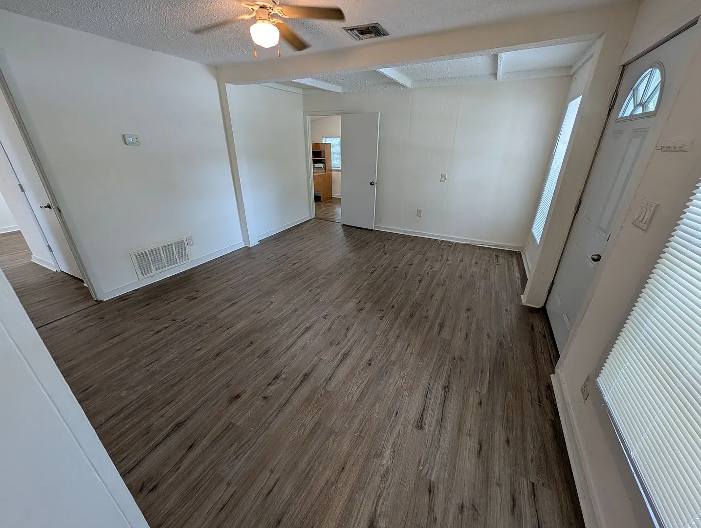 St. Pete 2 Bed 2 Bath For Rent — Photo 3