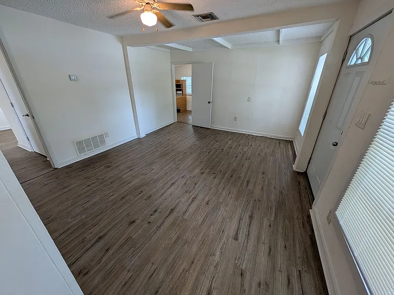 230 Mystic Lake Dr N — Photo 3