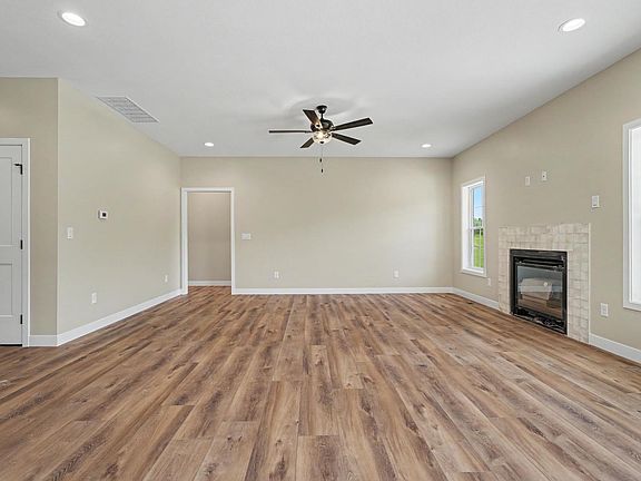 5th image of 602 N Beacon Hill Cir