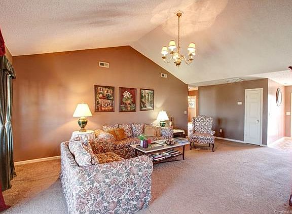3rd image of 821 Carole Summey Dr