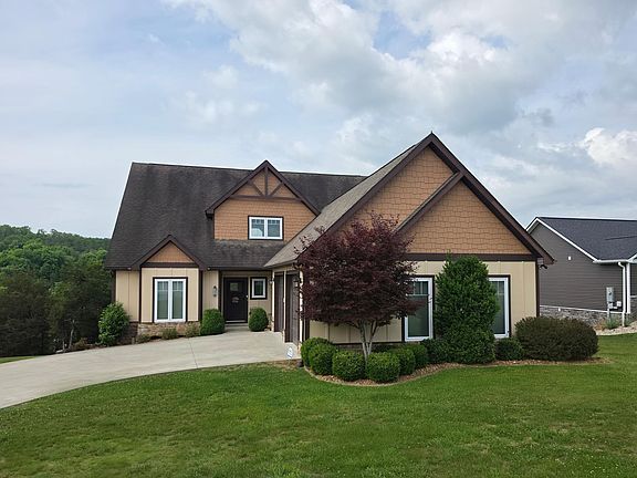 3rd image of 155 W Canterbury Dr