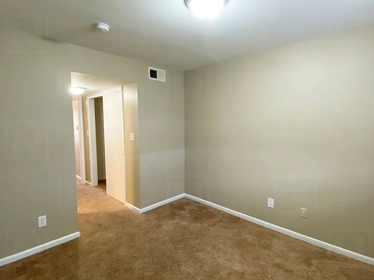 Club View Apartments — Photo 22