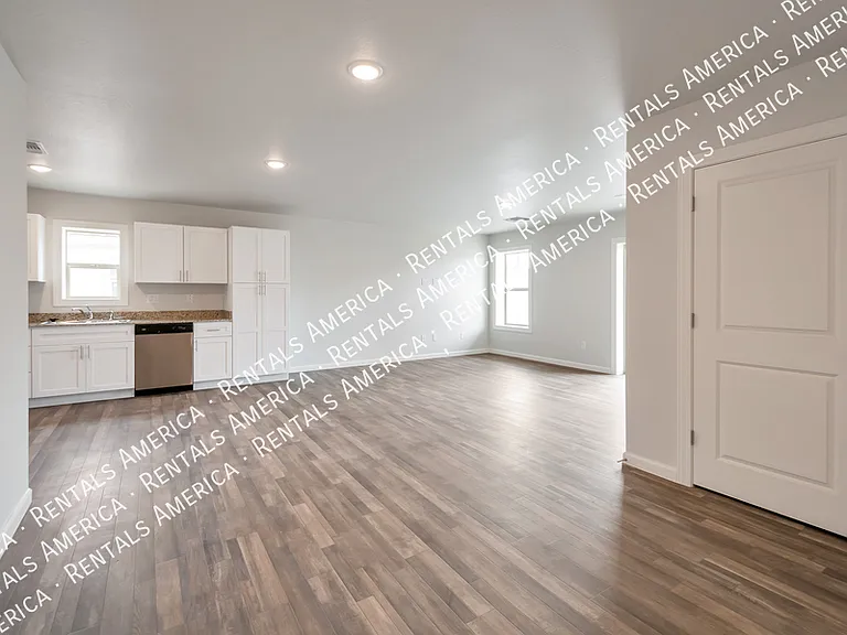 8013 S Namaka Dr — Photo 7