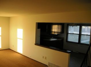 1719 Oakdale Dr, Waukesha, WI 53189