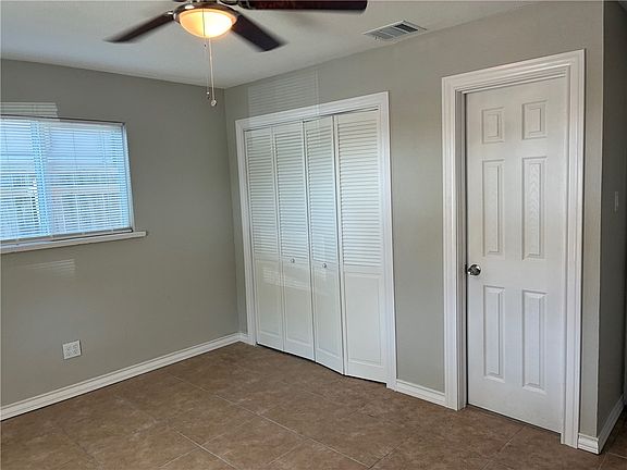 4th image of 4925 Waterfall St
