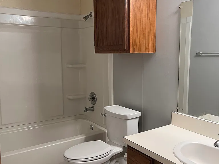 1043 N Redbud Ave — Photo 6