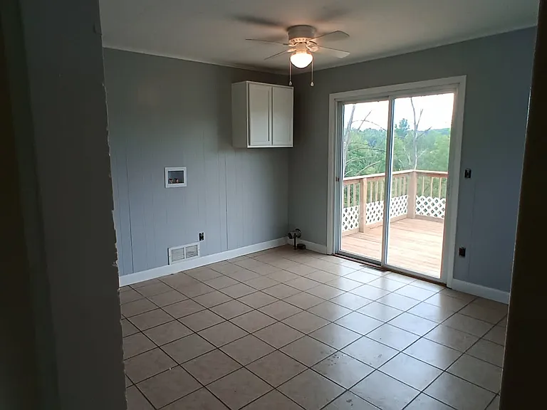 9731 Peach St — Photo 3