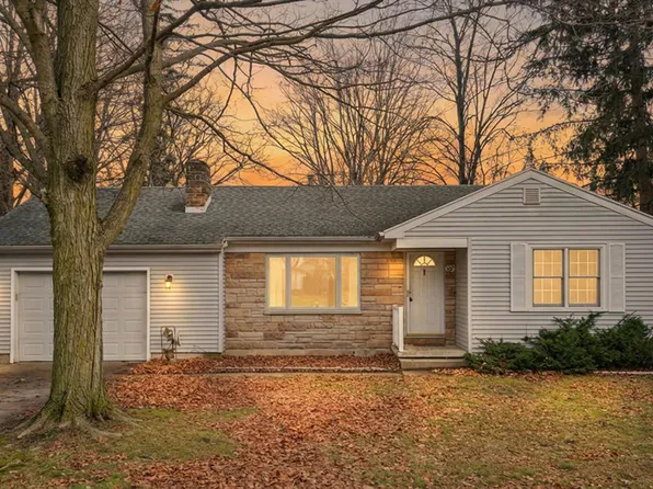 107 S Center St, Eaton Rapids, MI 48827