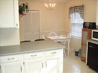 5th image of 213 Kenilworth Dr