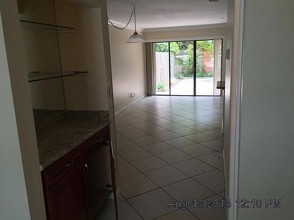 5th image of 3900 NE 18th Ave APT 31