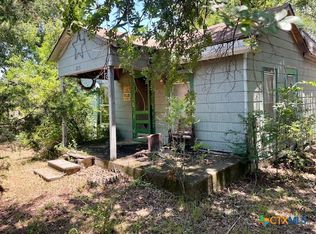 205 S Columbus Ave, Cameron, TX 76520