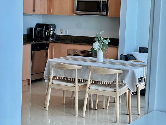 4th image of 300 Biscayne Blvd #4003