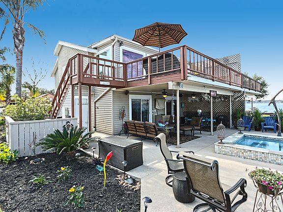 Backyard Living 