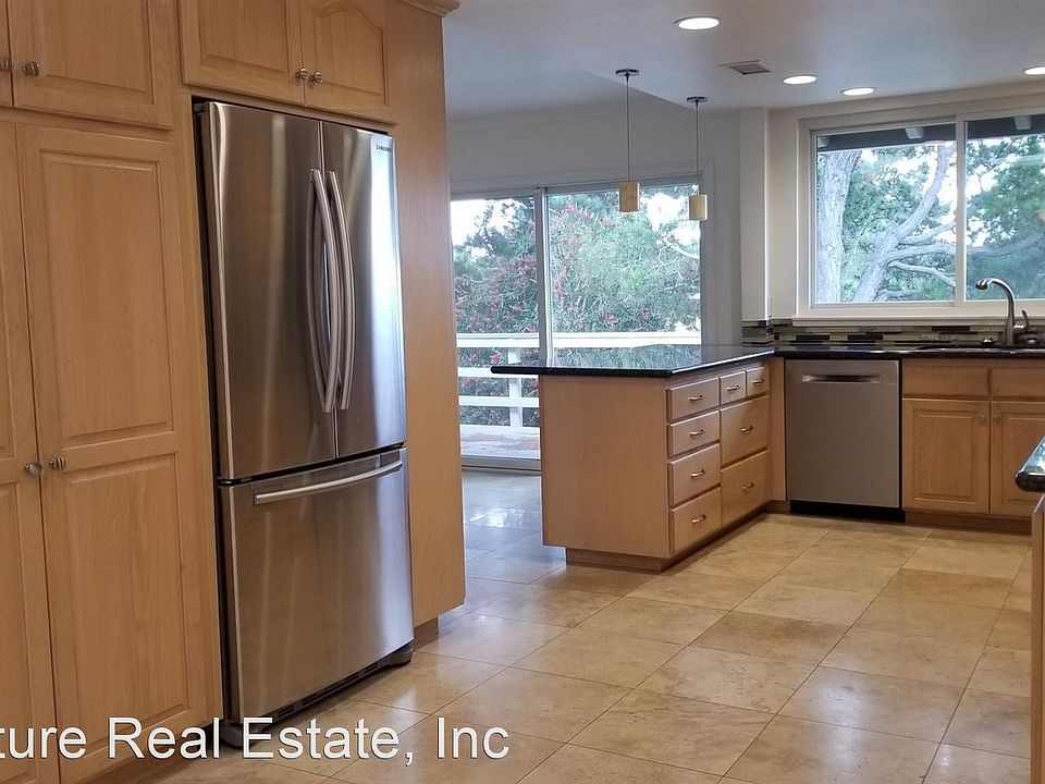 1st image of 105 Toluca Ct