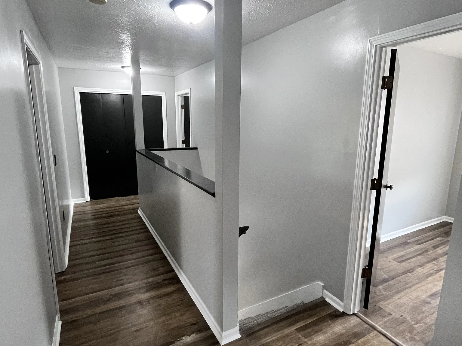 213 Elas Court - 215 — Photo 4
