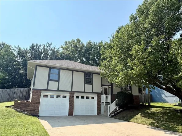 210 Dawn Ave, Belton, MO 64012