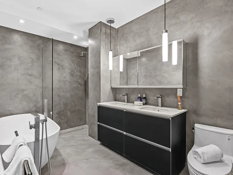 324 W 108th St #Penthouse 2 — Photo 9