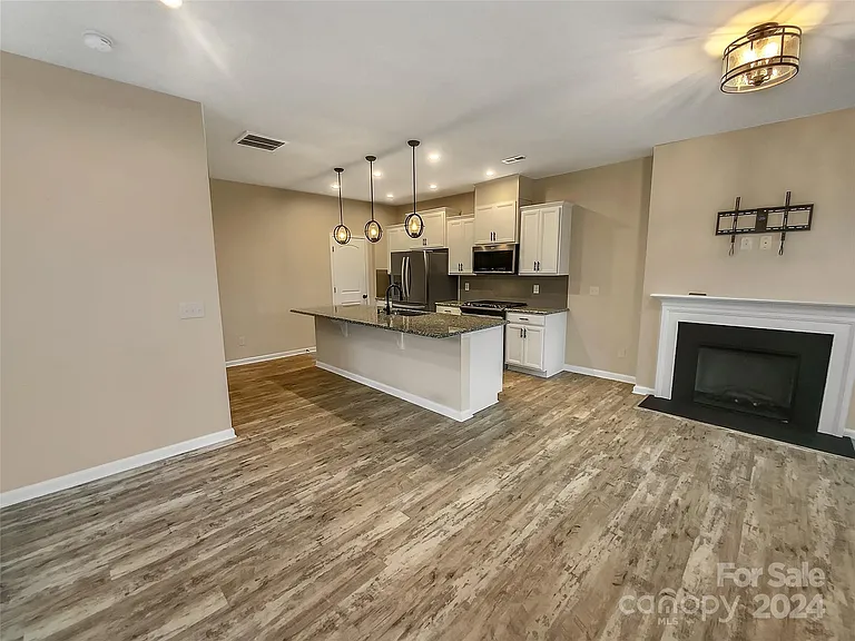 11052 Chalkbark Ln — Photo 3