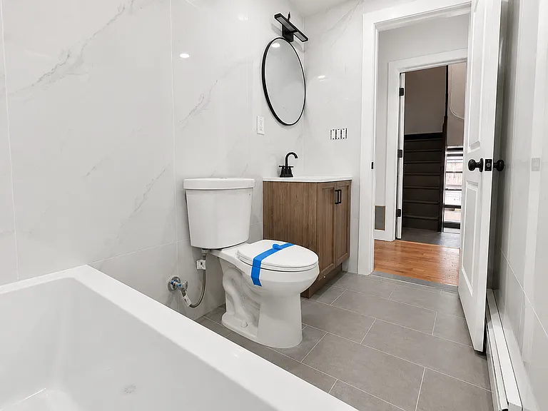 207-209 Hansbury Ave #B — Photo 23